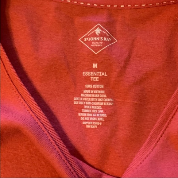 5 T-SHIRTS!!! Ladies St. John Bays Medium 5 T-Shirts, 5 different colors - Picture 5 of 5